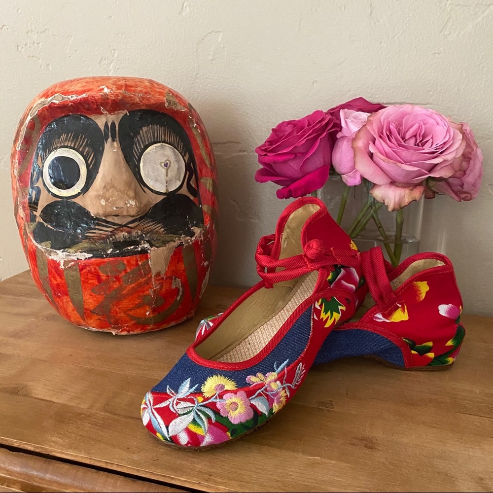 Retro Shanghai Nights Embroidered Canvas Shoes